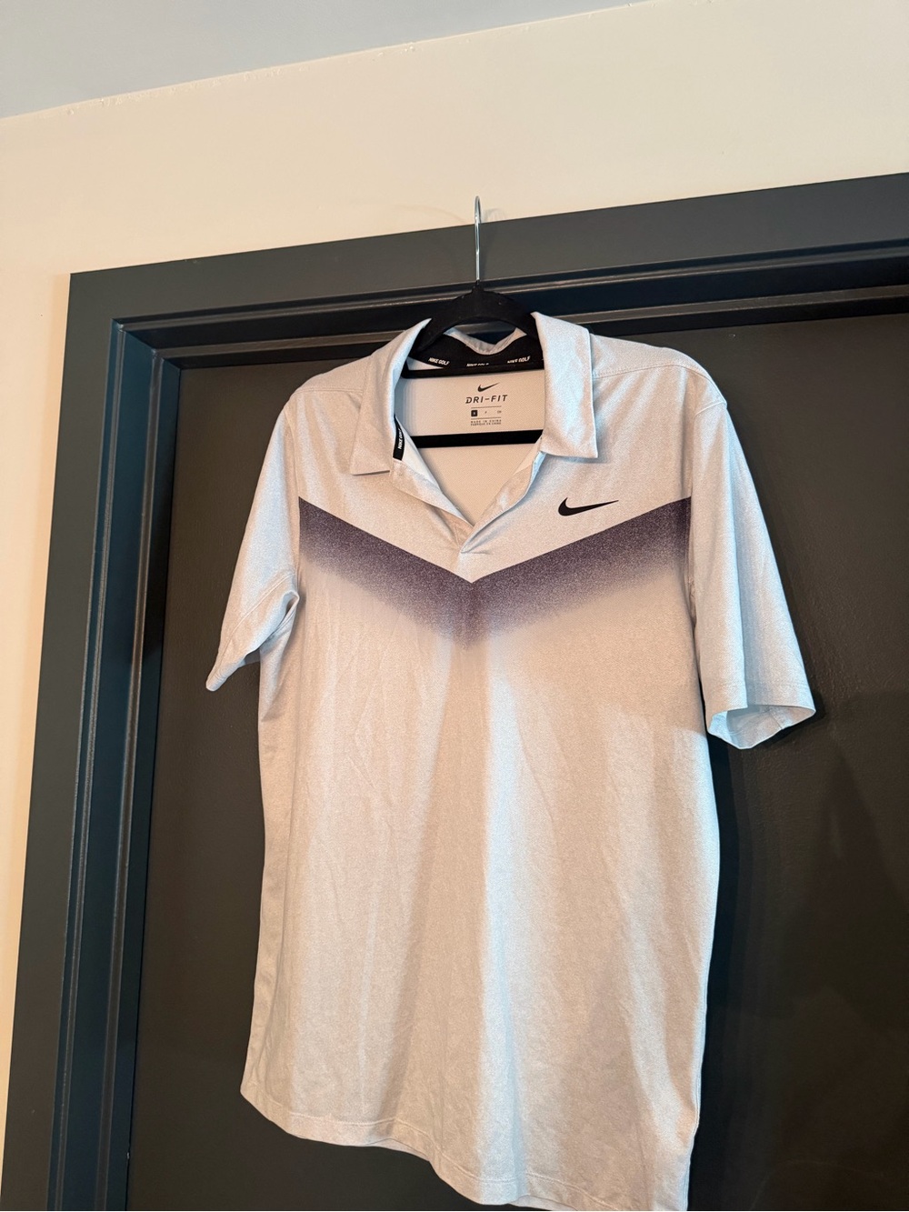 Nike Men’s Golf Light Gray Polo with Dark Chevron Accent